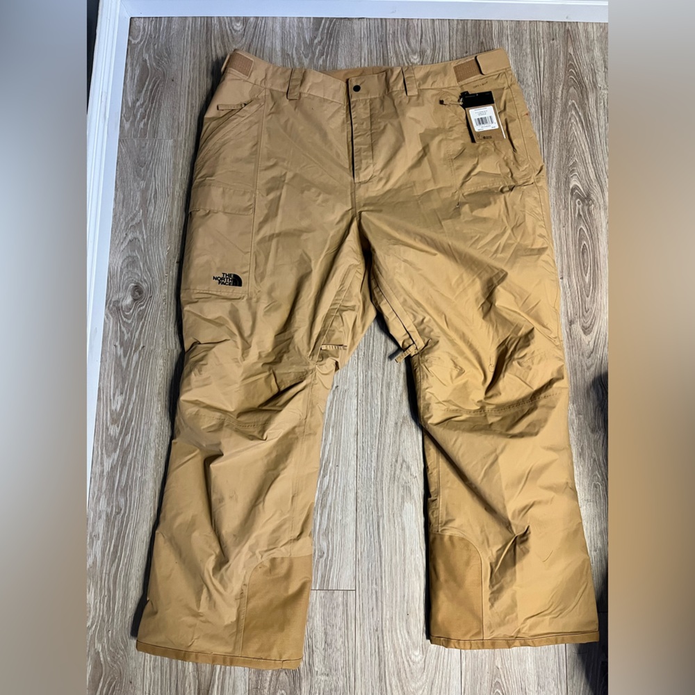 The North Face NWT insulated Ski Snowboarding Pants Size 3X/regular